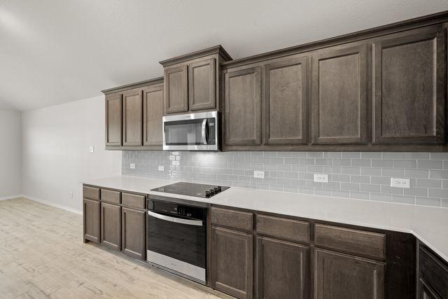 2637 River Bank Drive, Burleson, TX 76028