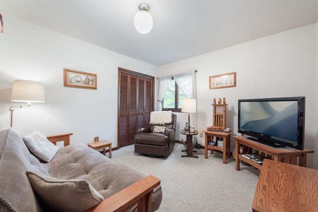 9977 W 93rd Avenue, St. John, IN 46373