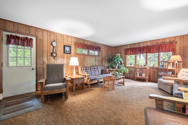 9977 W 93rd Avenue, St. John, IN 46373