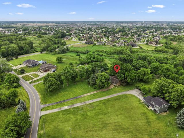 9977 W 93rd Avenue, St. John, IN 46373