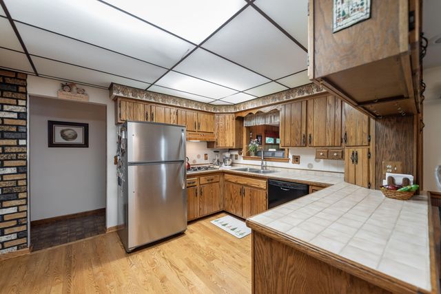 9977 W 93rd Avenue, St. John, IN 46373