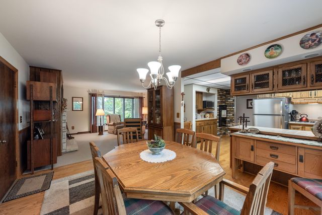 9977 W 93rd Avenue, St. John, IN 46373