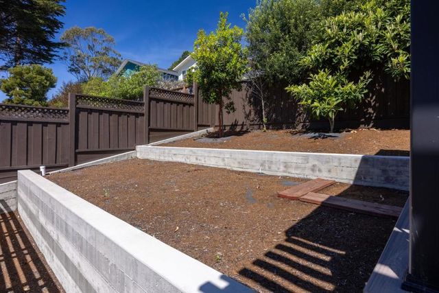 523 The Alameda, El Granada, CA 94018