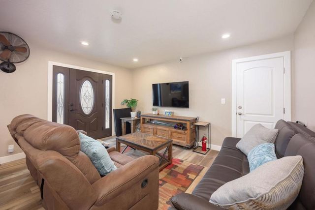 523 The Alameda, El Granada, CA 94018
