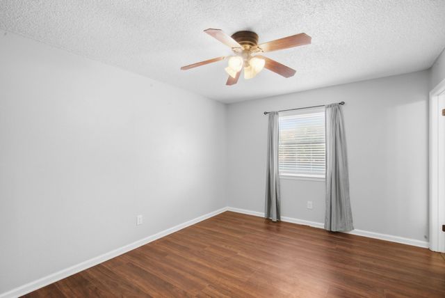 1526 W Bankhead, Weatherford, TX 76086