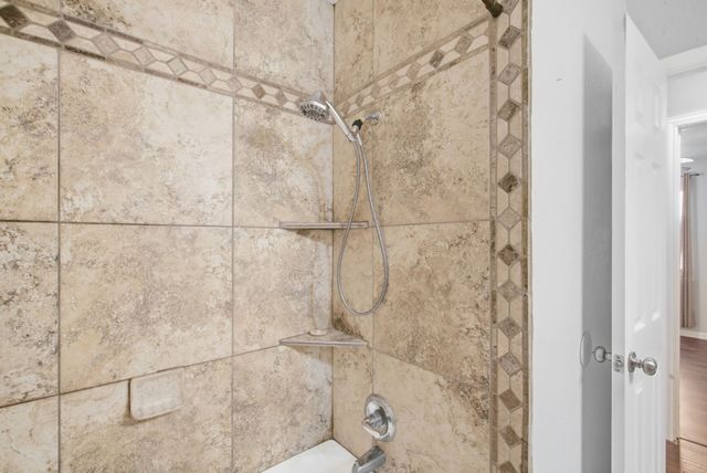 1526 W Bankhead, Weatherford, TX 76086