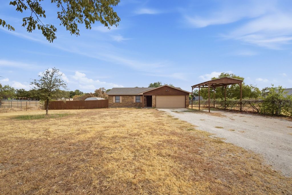 1526 W Bankhead, Weatherford, TX 76086 — photo 3
