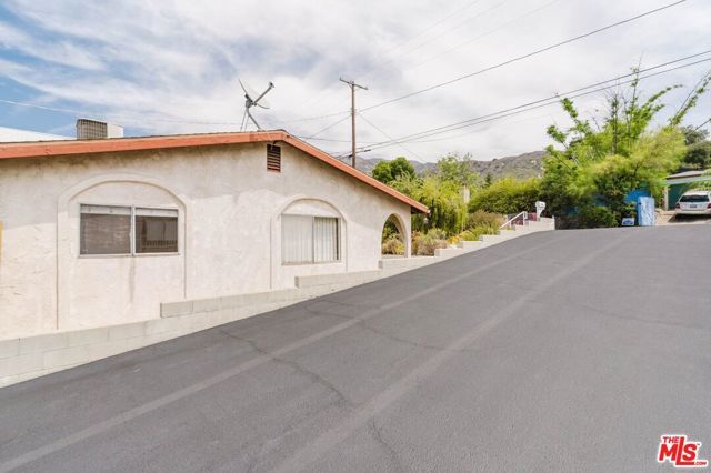 10539 Samoa Avenue, Los Angeles, CA 91042