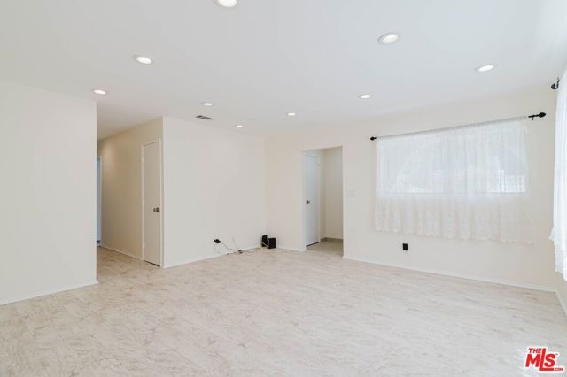 10539 Samoa Avenue, Los Angeles, CA 91042