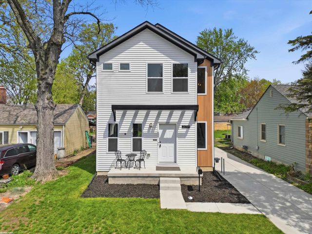 21719 Elizabeth Street, St Clair Shores, MI 48080
