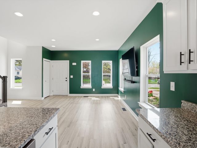 21719 Elizabeth Street, St Clair Shores, MI 48080