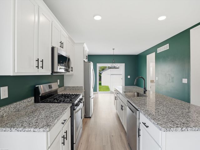 21719 Elizabeth Street, St Clair Shores, MI 48080