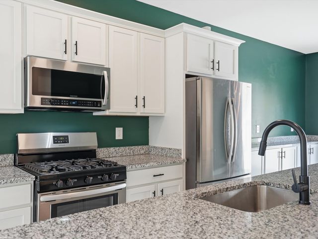 21719 Elizabeth Street, St Clair Shores, MI 48080
