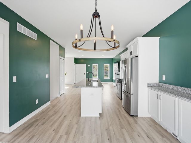 21719 Elizabeth Street, St Clair Shores, MI 48080