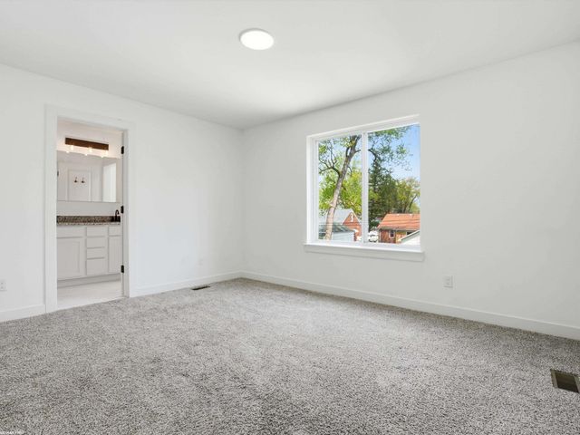 21719 Elizabeth Street, St Clair Shores, MI 48080