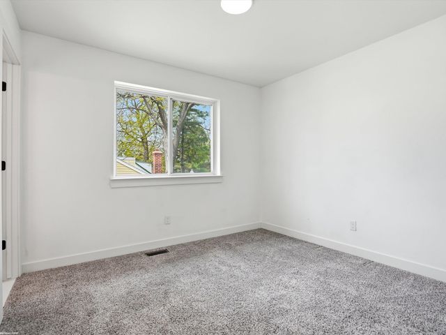 21719 Elizabeth Street, St Clair Shores, MI 48080