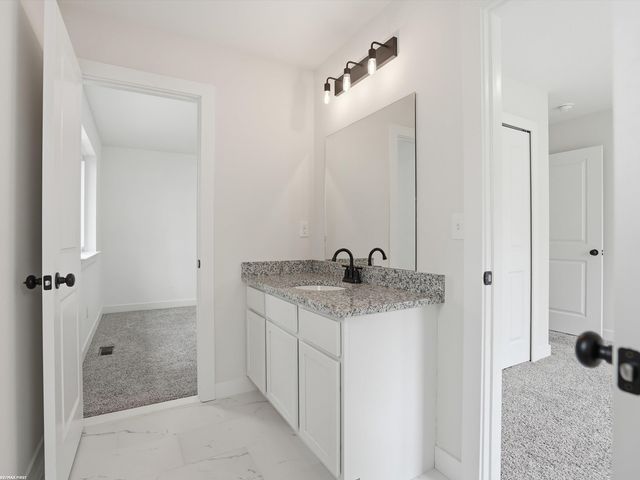 21719 Elizabeth Street, St Clair Shores, MI 48080