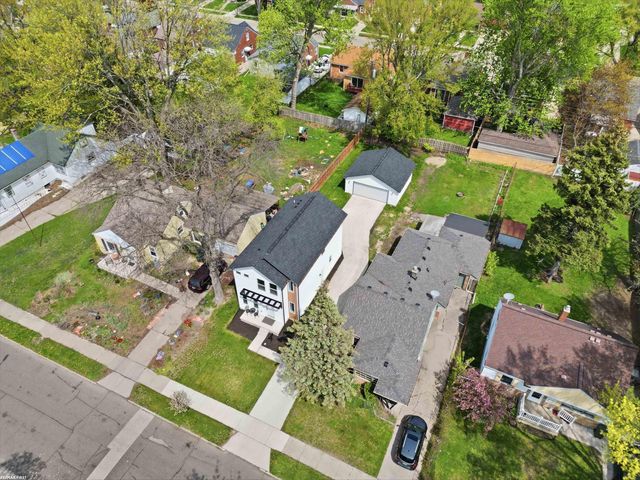 21719 Elizabeth Street, St Clair Shores, MI 48080