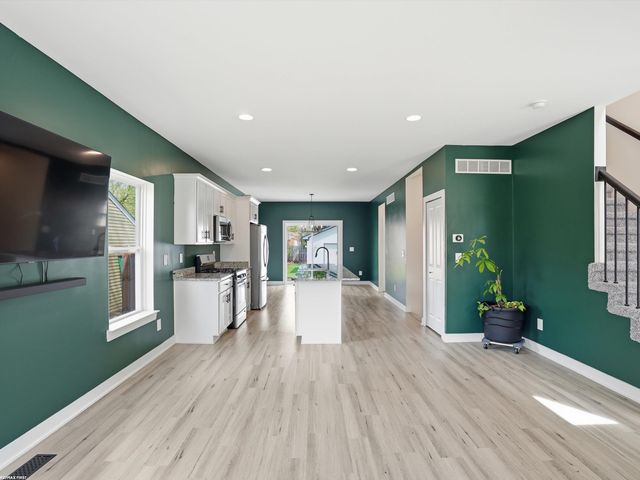21719 Elizabeth Street, St Clair Shores, MI 48080