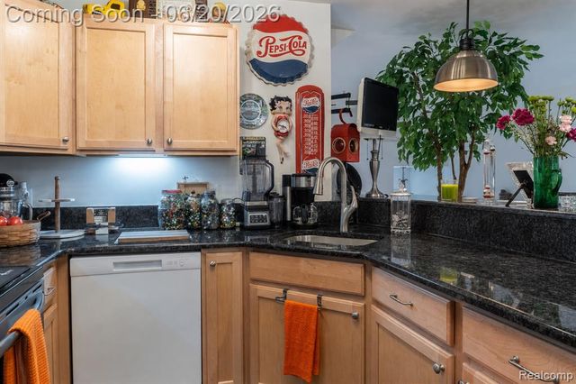50119 Harding Street, Canton, MI 48188