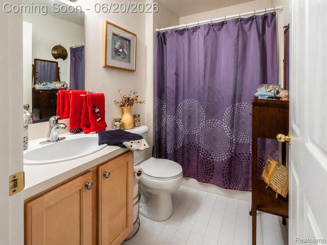 50119 Harding Street, Canton, MI 48188