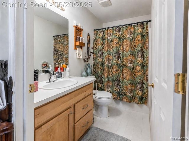 50119 Harding Street, Canton, MI 48188