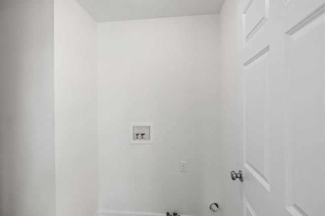 522 Oxford Road, Kingsford Heights, IN 46346