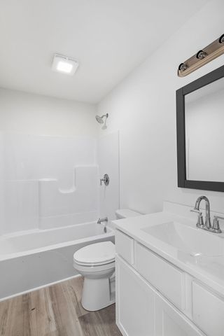 522 Oxford Road, Kingsford Heights, IN 46346