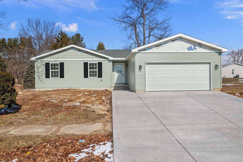 522 Oxford Road, Kingsford Heights, IN 46346