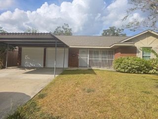 4122 Beran Drive, Houston, TX 77045