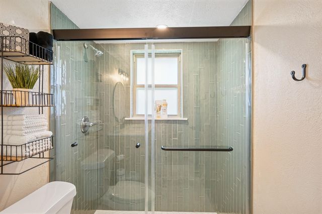 1209 Wildwood Drive, Arlington, TX 76011