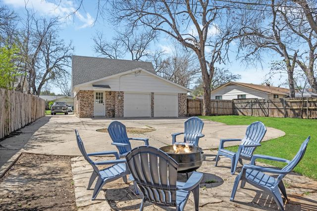 1209 Wildwood Drive, Arlington, TX 76011