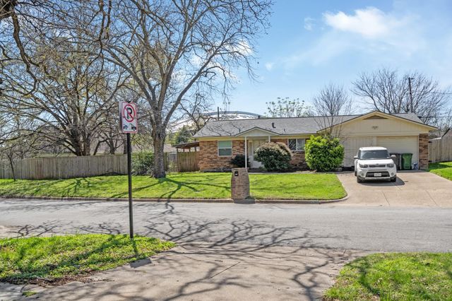 1209 Wildwood Drive, Arlington, TX 76011