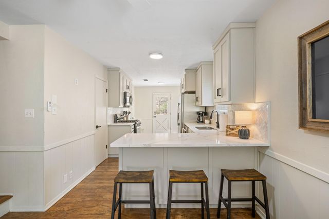 1209 Wildwood Drive, Arlington, TX 76011