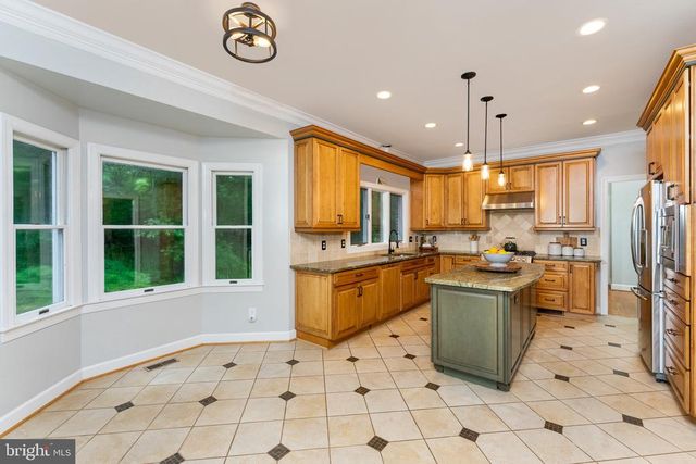 8464 TURKEY RUN DR, Warrenton, VA 20187