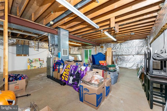 8464 TURKEY RUN DR, Warrenton, VA 20187