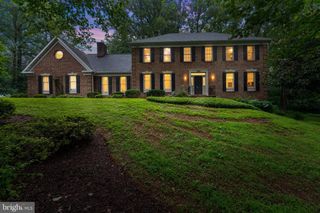 8464 TURKEY RUN DR, Warrenton, VA 20187