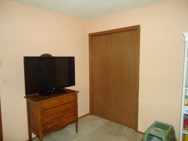 1502 S 16th Avenue S, Fargo, ND 58103