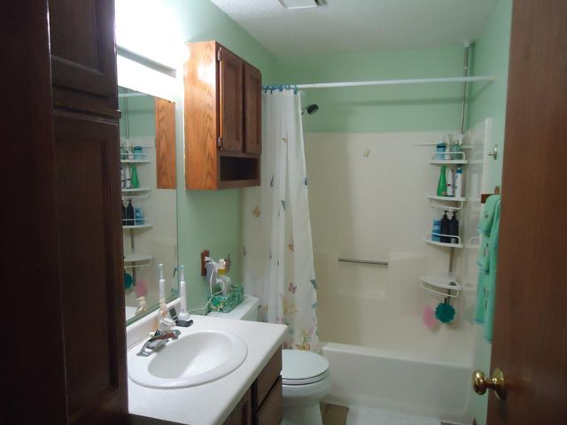 1502 S 16th Avenue S, Fargo, ND 58103