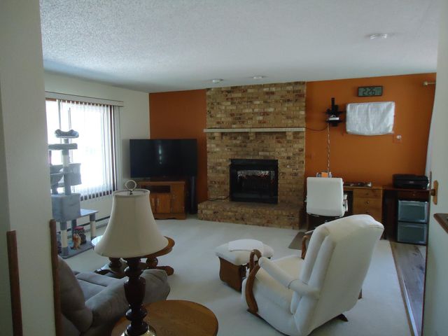 1502 S 16th Avenue S, Fargo, ND 58103