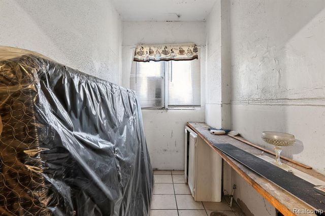 577 Lakewood Street, Detroit, MI 48213