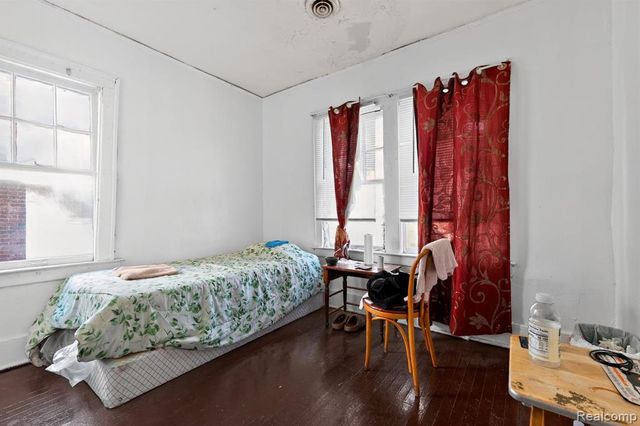 577 Lakewood Street, Detroit, MI 48213