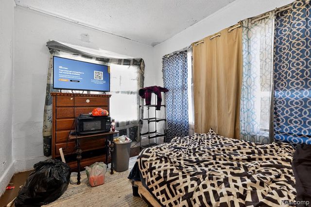 577 Lakewood Street, Detroit, MI 48213