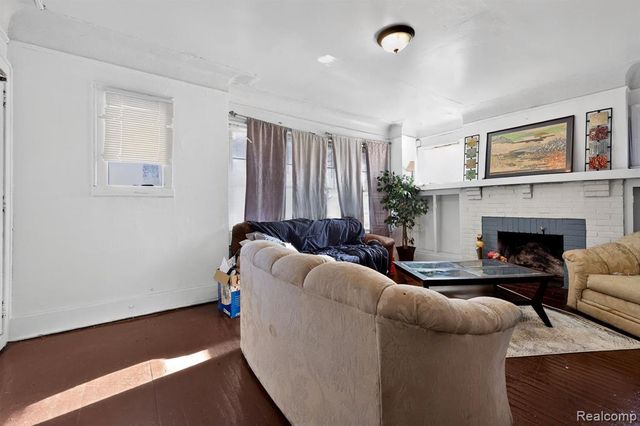 577 Lakewood Street, Detroit, MI 48213