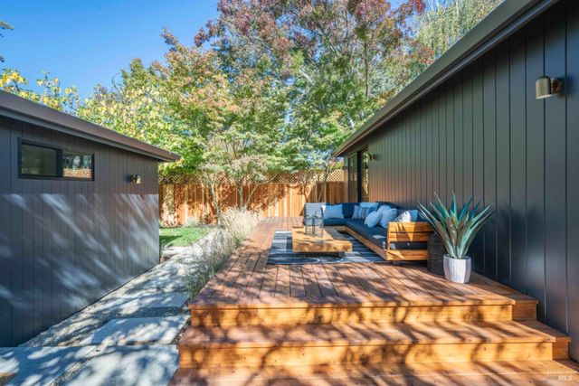 851 Second St E, Sonoma, CA 95476