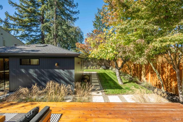 851 Second St E, Sonoma, CA 95476