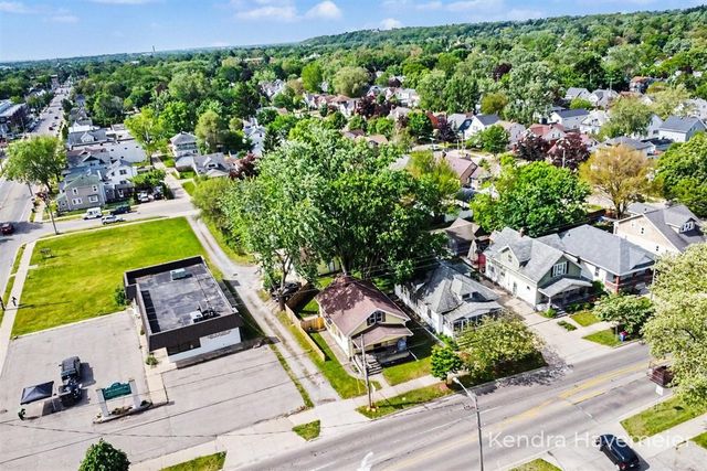812 Richmond Street, Grand Rapids, MI 49504