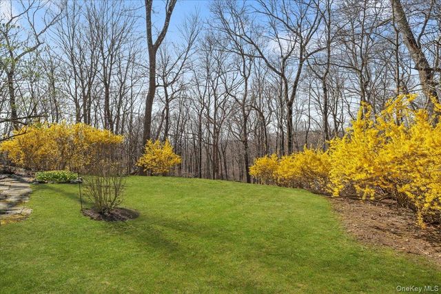 115 Lily Pond Lane, Katonah, NY 10536