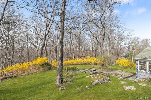 115 Lily Pond Lane, Katonah, NY 10536