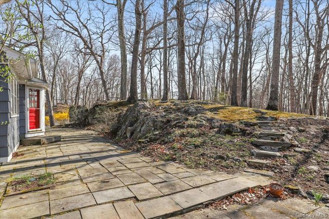 115 Lily Pond Lane, Katonah, NY 10536